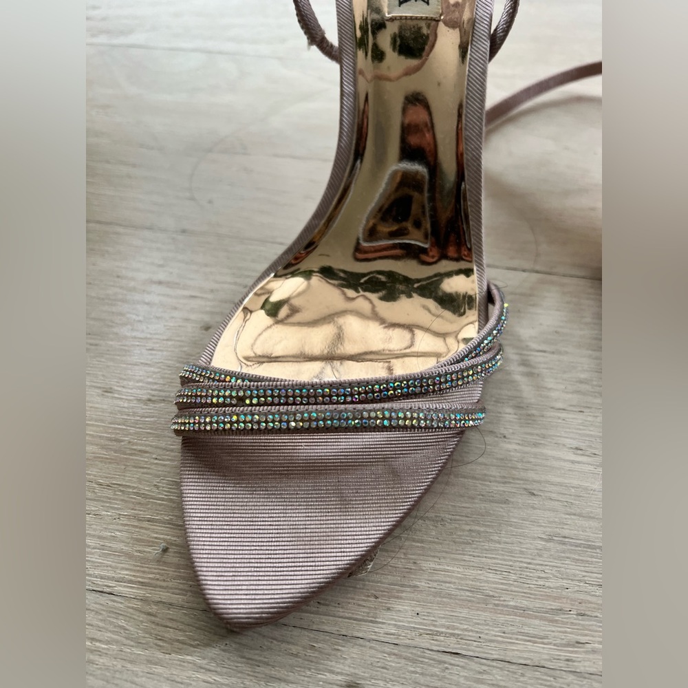 Badgley mischka light pink heels